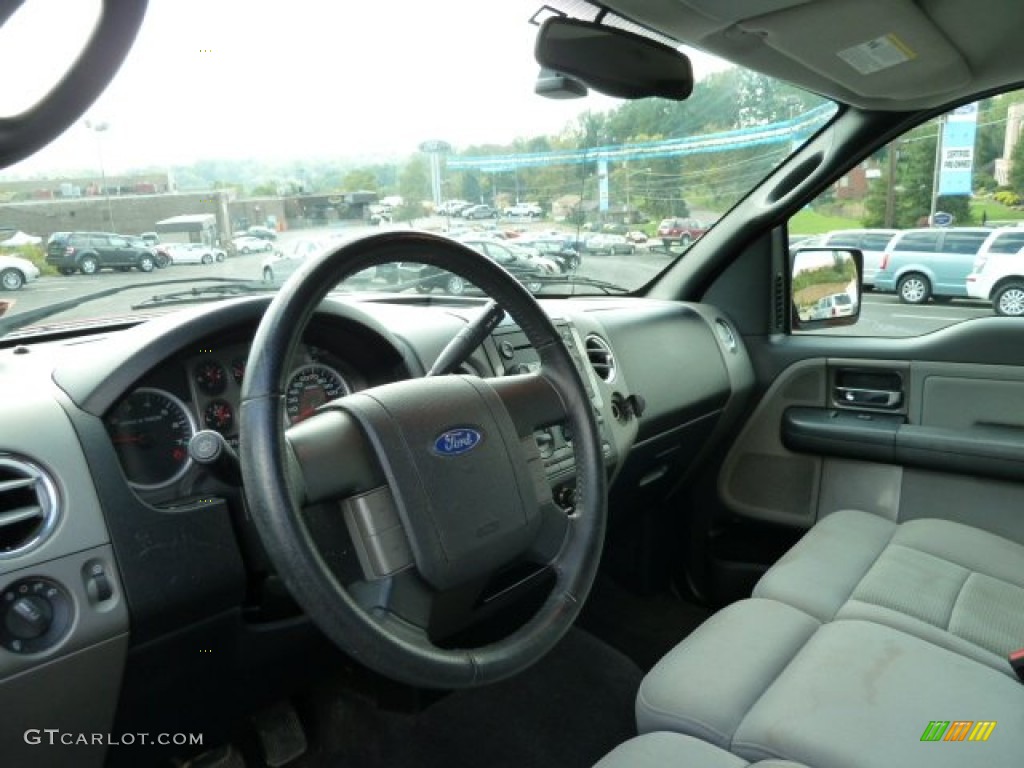 2005 F150 FX4 SuperCab 4x4 - Bright Red / Medium Flint Grey photo #12