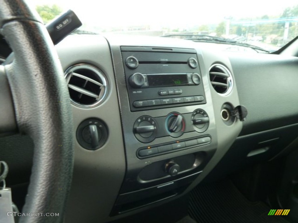 2005 F150 FX4 SuperCab 4x4 - Bright Red / Medium Flint Grey photo #13