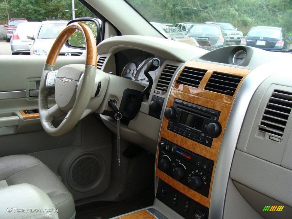 2007 Chrysler Aspen Limited 4WD Dark Khaki/Light Graystone Dashboard Photo #54582704