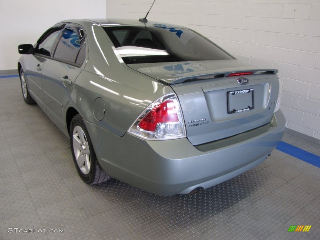 2008 Fusion SE V6 - Vapor Silver Metallic / Charcoal Black photo #3