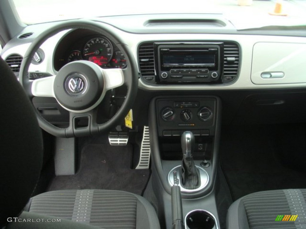 2012 Volkswagen Beetle Turbo Titan Black Dashboard Photo #54584747