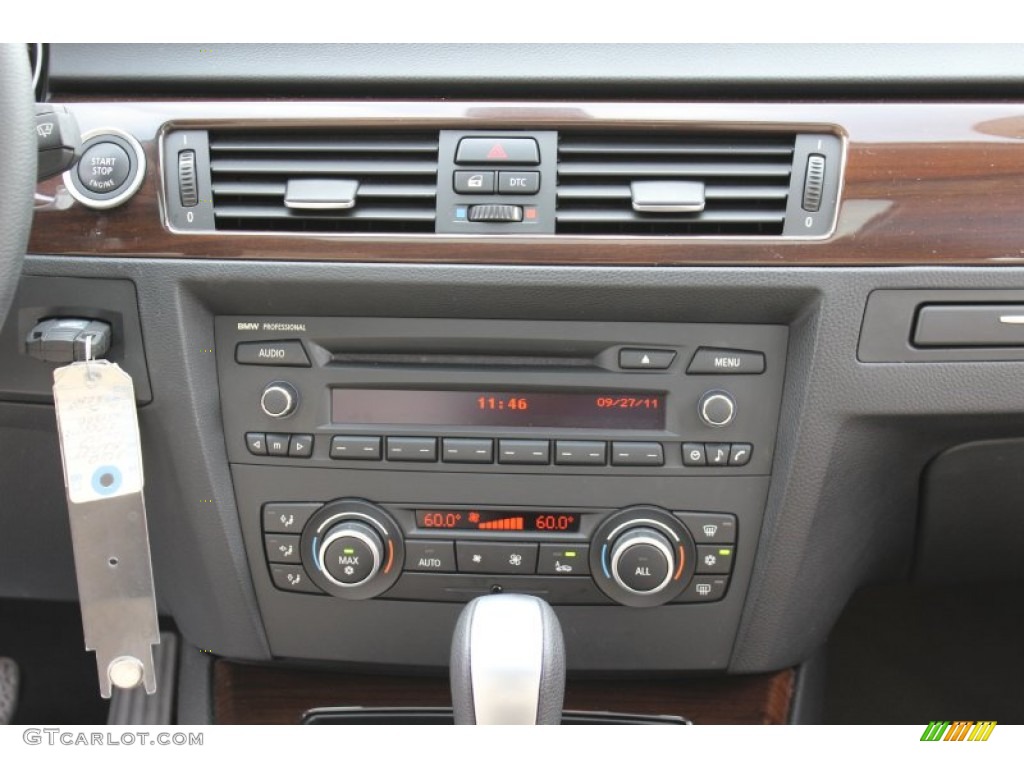 2010 BMW 3 Series 328i Sedan Controls Photo #54587039