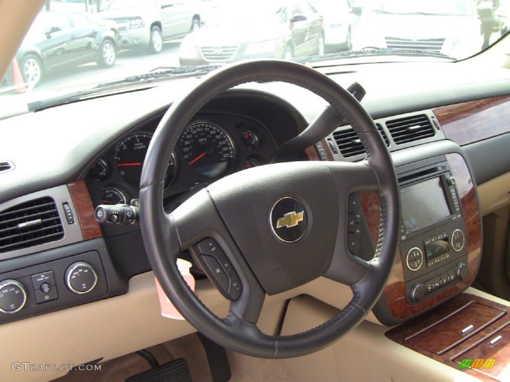 2008 Chevrolet Tahoe LTZ 4x4 Light Cashmere/Ebony Steering Wheel Photo #54590876