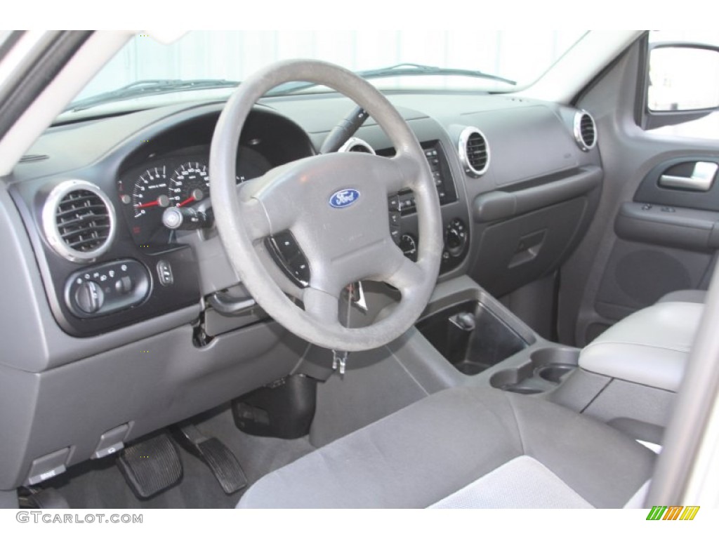 2003 Expedition XLT - Silver Birch Metallic / Flint Grey photo #16