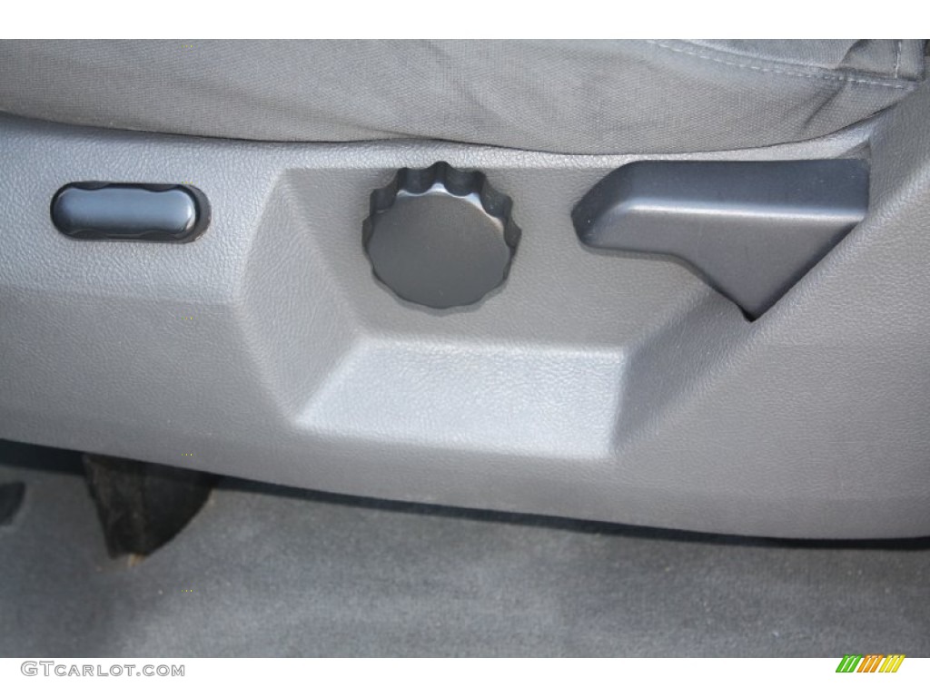 2003 Expedition XLT - Silver Birch Metallic / Flint Grey photo #17