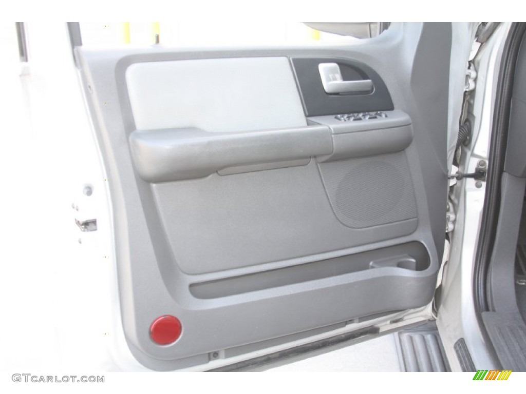 2003 Expedition XLT - Silver Birch Metallic / Flint Grey photo #18