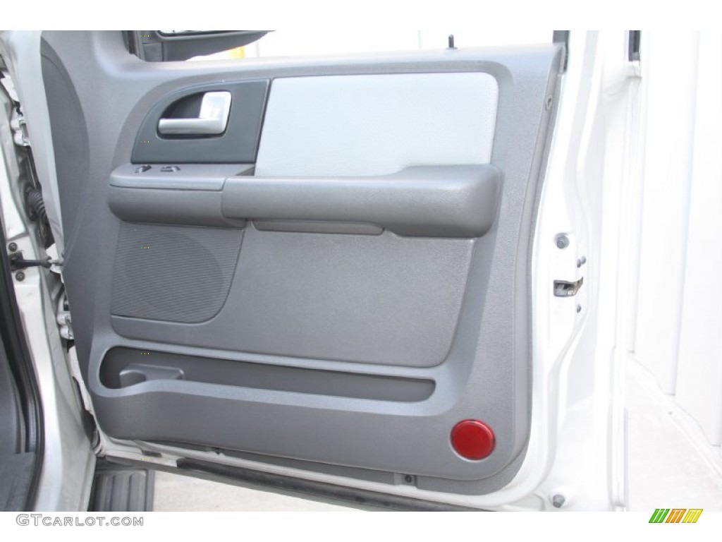 2003 Expedition XLT - Silver Birch Metallic / Flint Grey photo #32