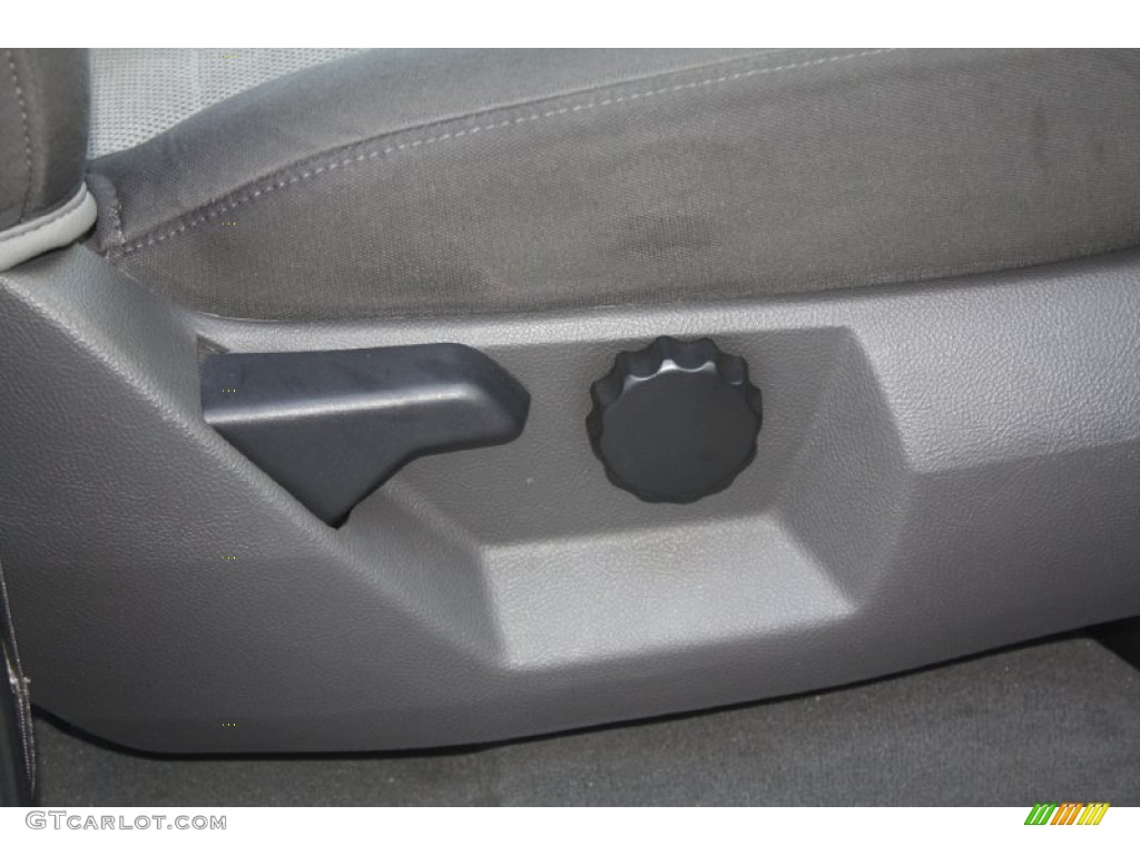 2003 Expedition XLT - Silver Birch Metallic / Flint Grey photo #33