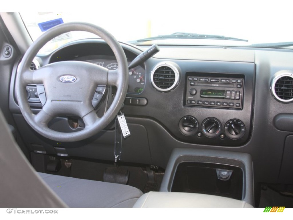 2003 Expedition XLT - Silver Birch Metallic / Flint Grey photo #37