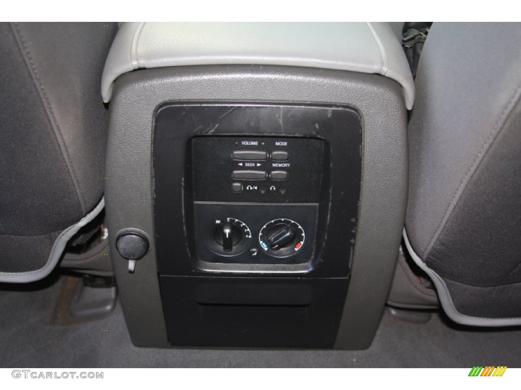 2003 Expedition XLT - Silver Birch Metallic / Flint Grey photo #39