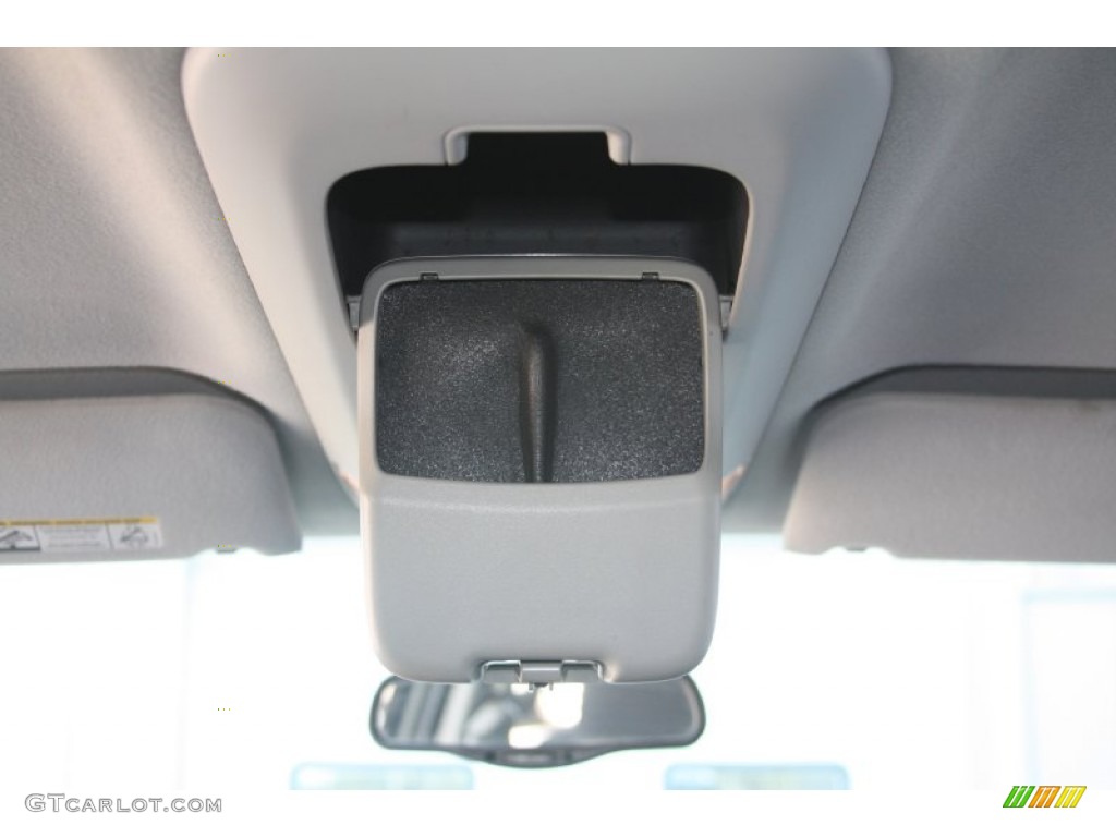 2003 Expedition XLT - Silver Birch Metallic / Flint Grey photo #41