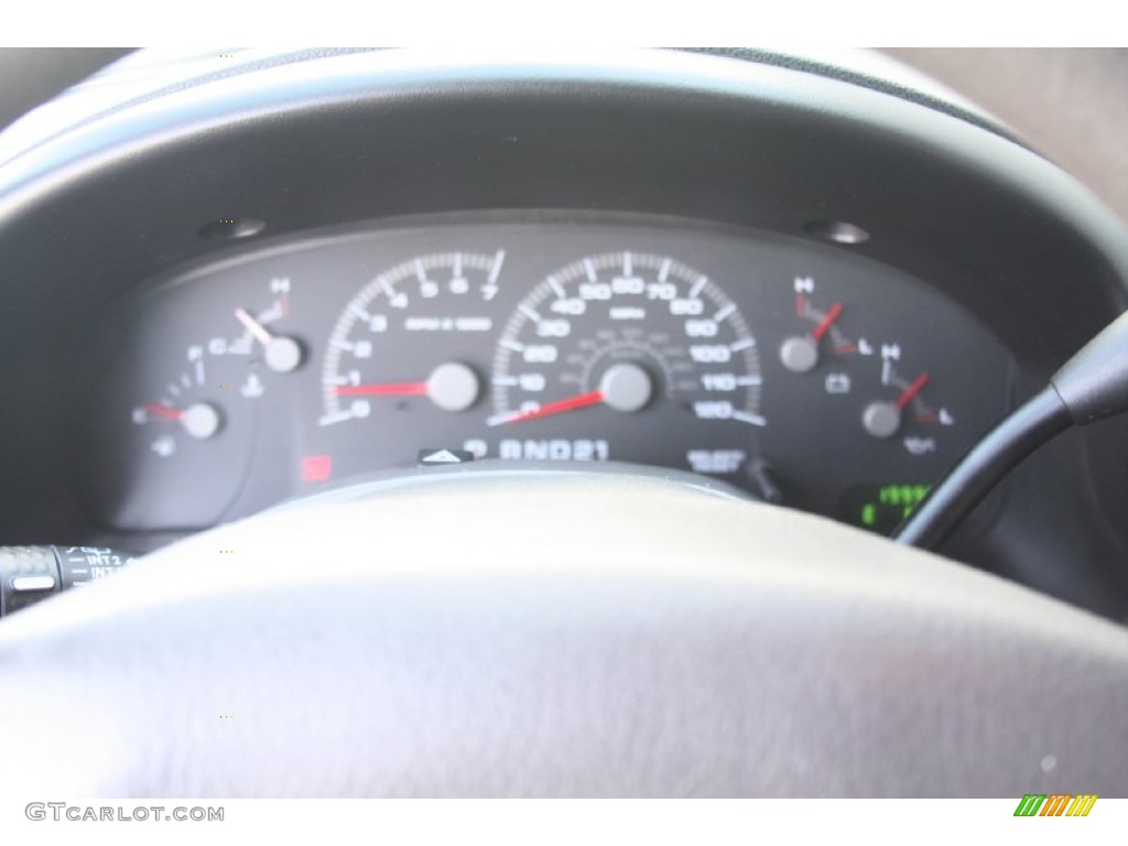 2003 Expedition XLT - Silver Birch Metallic / Flint Grey photo #49