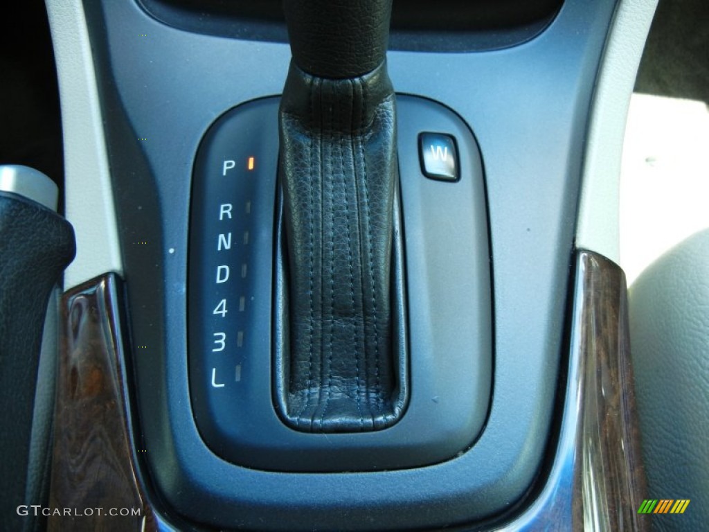 2006 Volvo S80 2.5T Transmission Photos