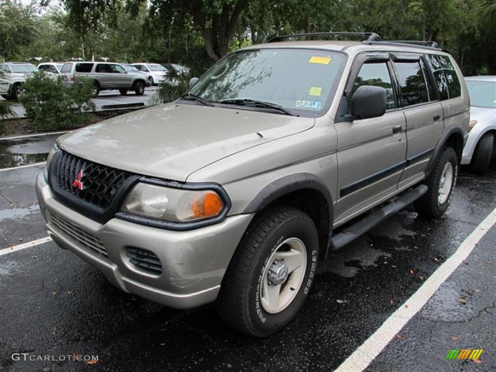 Sudan Beige Metallic 2000 Mitsubishi Montero Sport LS 4x4 Exterior Photo #54597209