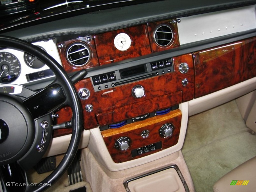 2004 Rolls-Royce Phantom Standard Phantom Model Controls Photo #54597330