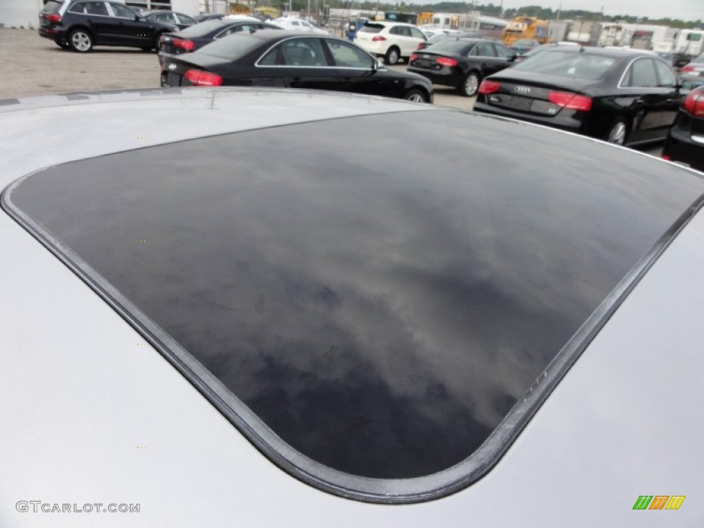 2001 Audi A6 4.2 quattro Sedan Sunroof Photos