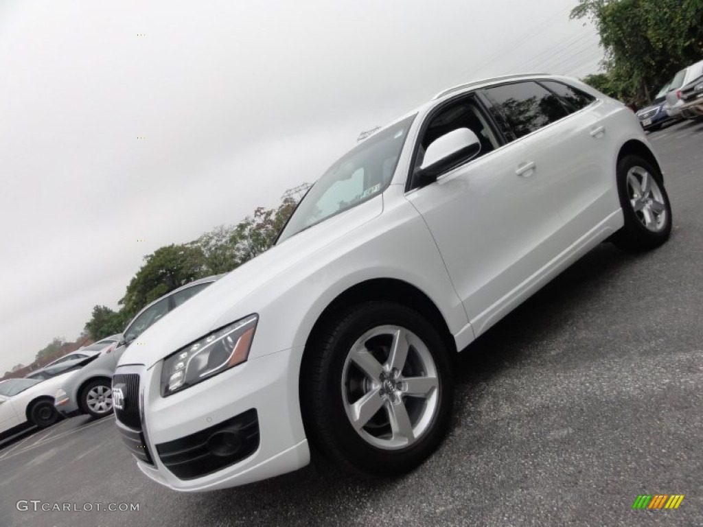 2009 Q5 3.2 Premium quattro - Ibis White / Black photo #1