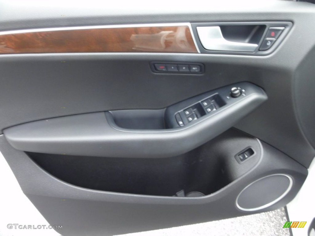 2009 Audi Q5 3.2 Premium quattro Black Door Panel Photo #54604868