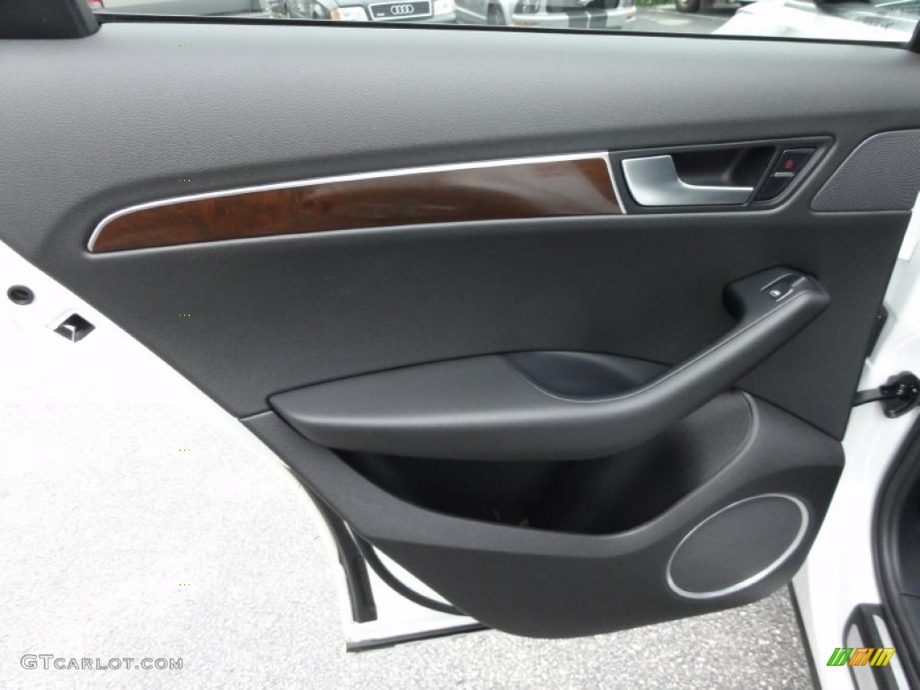 2009 Audi Q5 3.2 Premium quattro Black Door Panel Photo #54604970