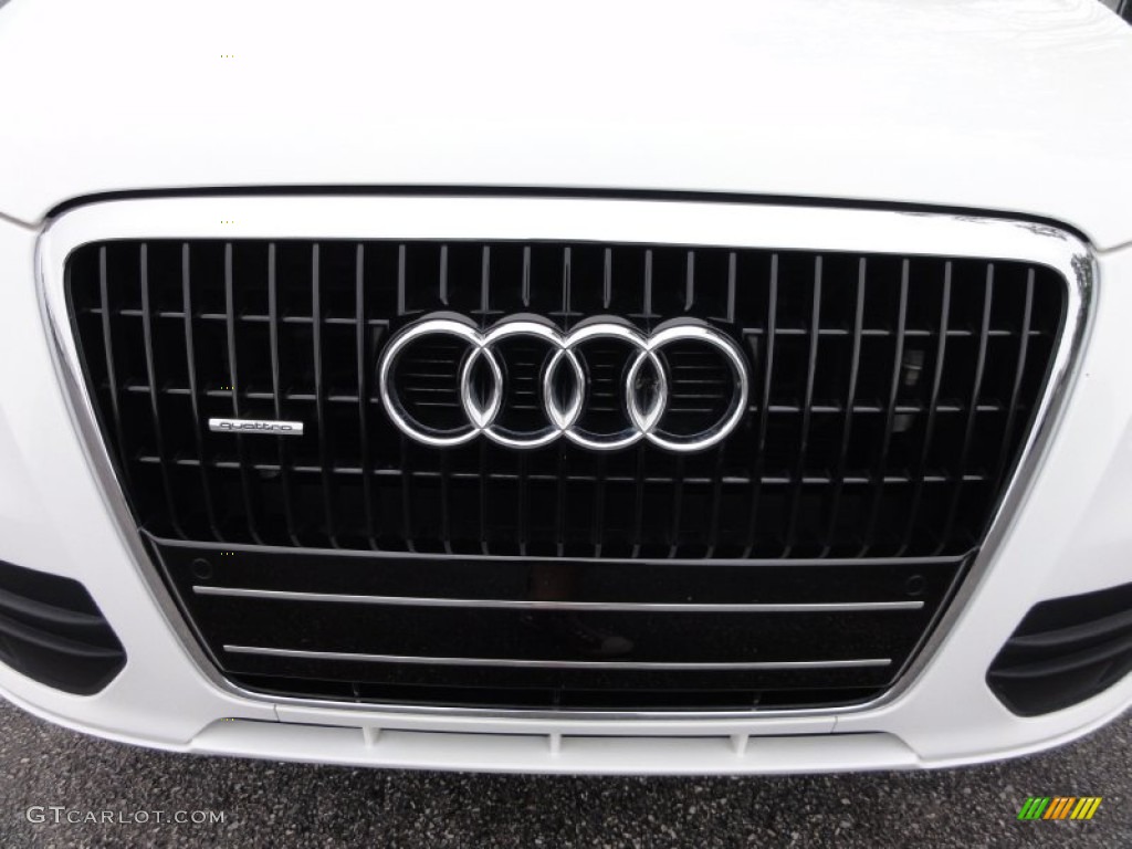 2009 Audi Q5 3.2 Premium quattro Marks and Logos Photo #54605036