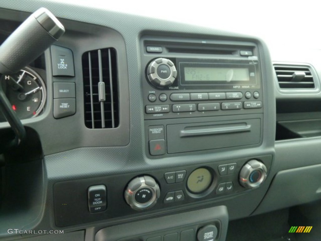 2011 Honda Ridgeline RT Controls Photo #54605048
