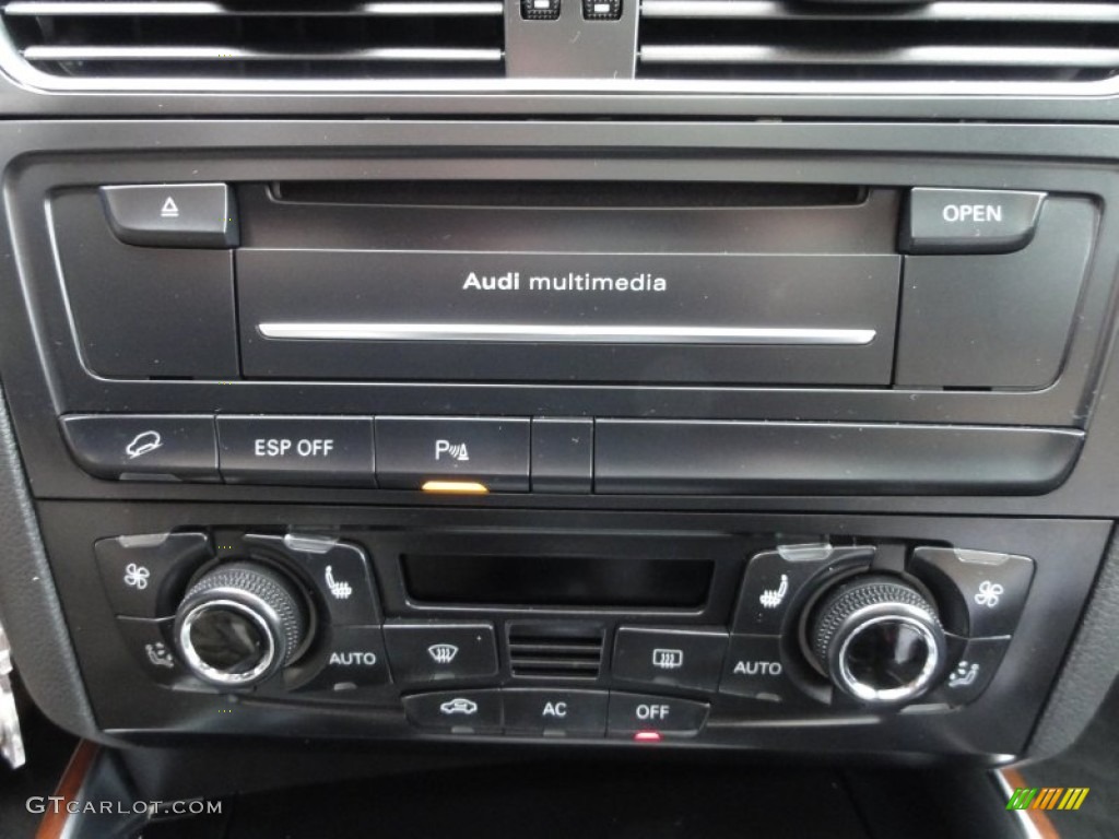 2009 Audi Q5 3.2 Premium quattro Controls Photo #54605081