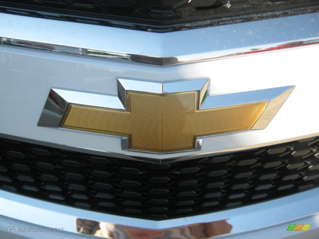 2012 Chevrolet Equinox LT Marks and Logos Photos