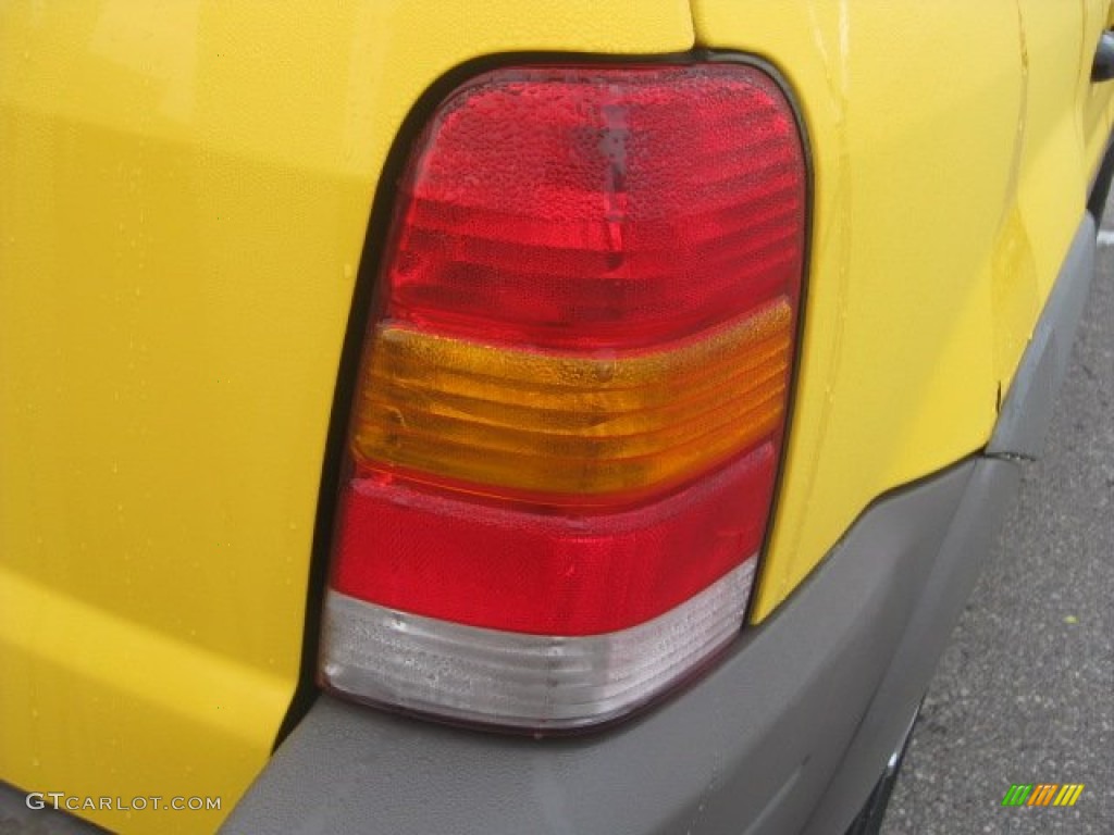2001 Escape XLT V6 - Chrome Yellow Metallic / Medium Graphite Grey photo #17