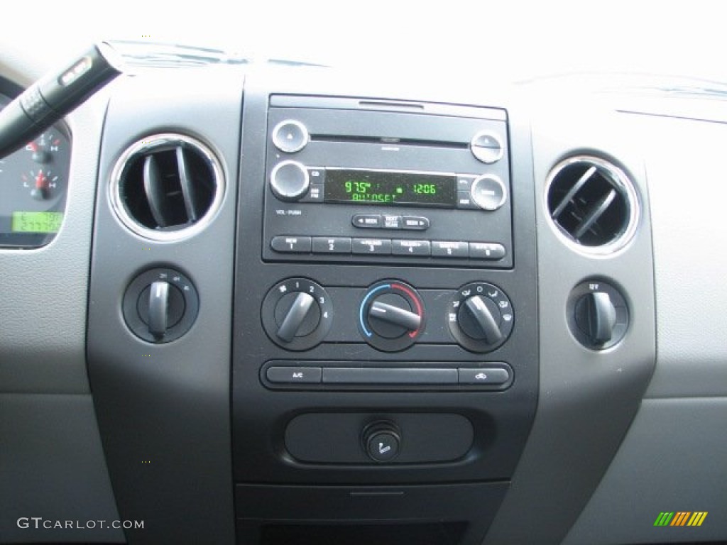 2008 Ford F150 XLT Regular Cab 4x4 Controls Photo #54616489