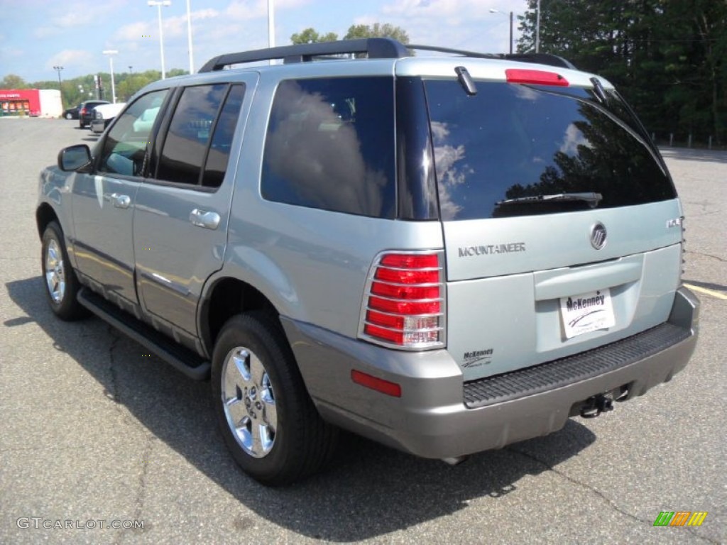 2005 Mountaineer V8 AWD - Satellite Silver Metallic / Midnight Grey photo #2