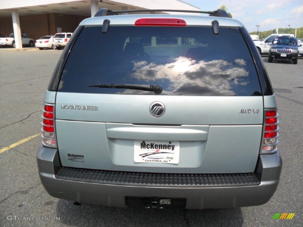 2005 Mountaineer V8 AWD - Satellite Silver Metallic / Midnight Grey photo #3
