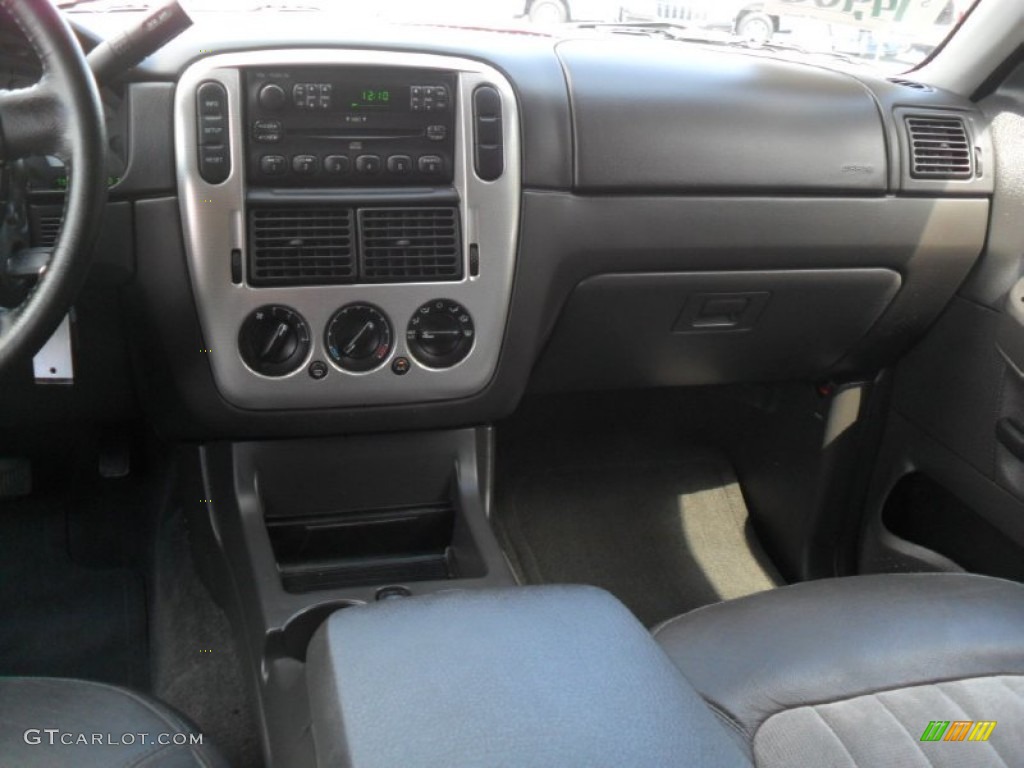 2005 Mountaineer V8 AWD - Satellite Silver Metallic / Midnight Grey photo #17