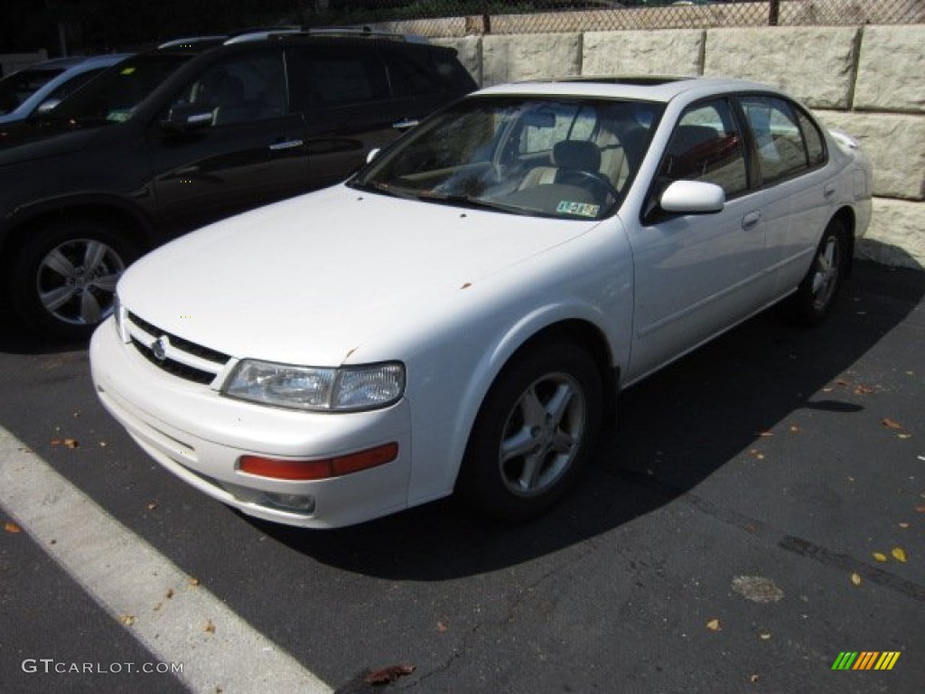 1998 Maxima SE - Arctic White Pearl Metallic / Beige photo #3