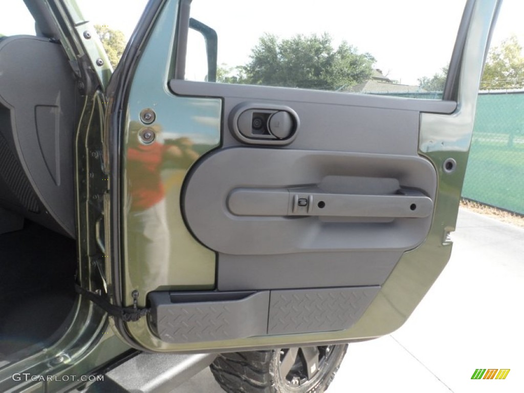2009 Wrangler Unlimited X 4x4 - Jeep Green Metallic / Dark Slate Gray/Medium Slate Gray photo #22