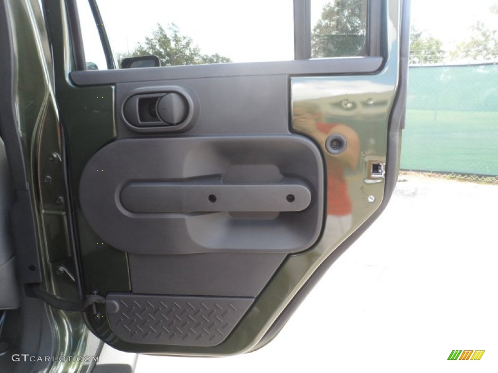 2009 Wrangler Unlimited X 4x4 - Jeep Green Metallic / Dark Slate Gray/Medium Slate Gray photo #25