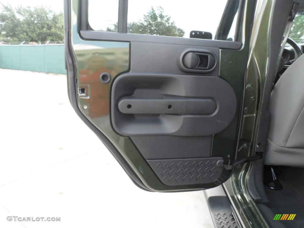 2009 Wrangler Unlimited X 4x4 - Jeep Green Metallic / Dark Slate Gray/Medium Slate Gray photo #29