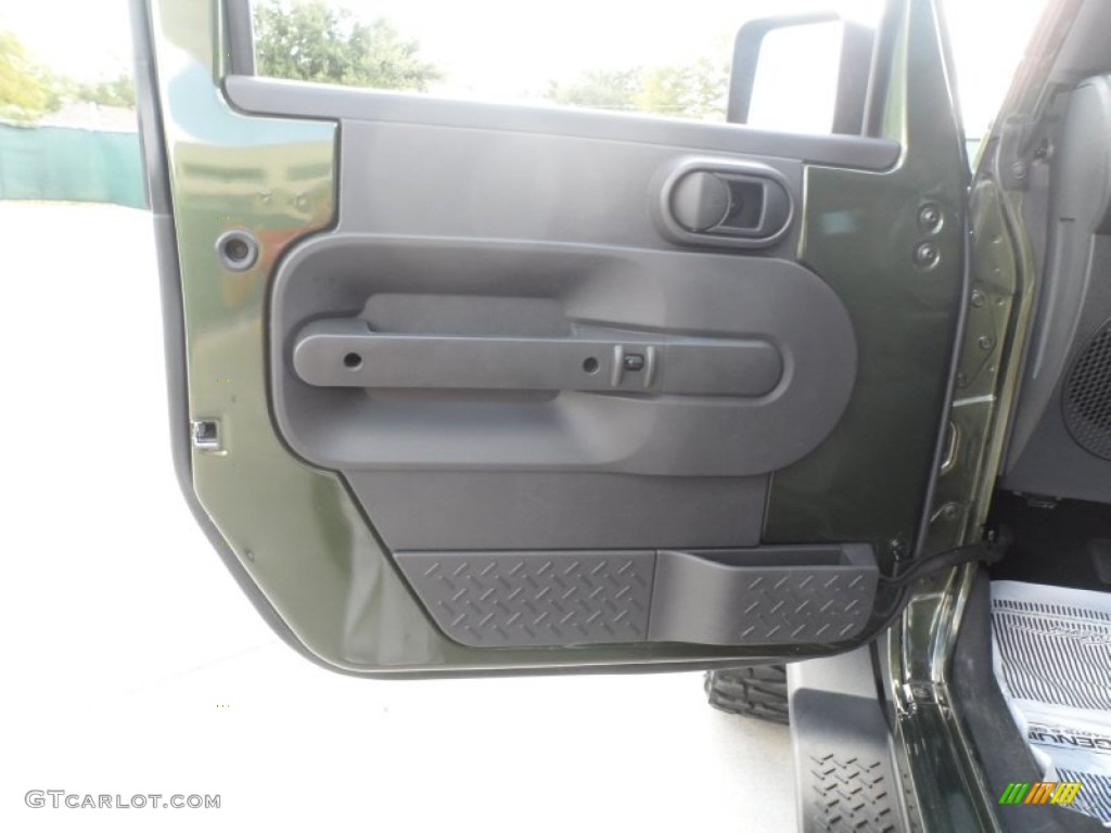 2009 Wrangler Unlimited X 4x4 - Jeep Green Metallic / Dark Slate Gray/Medium Slate Gray photo #31