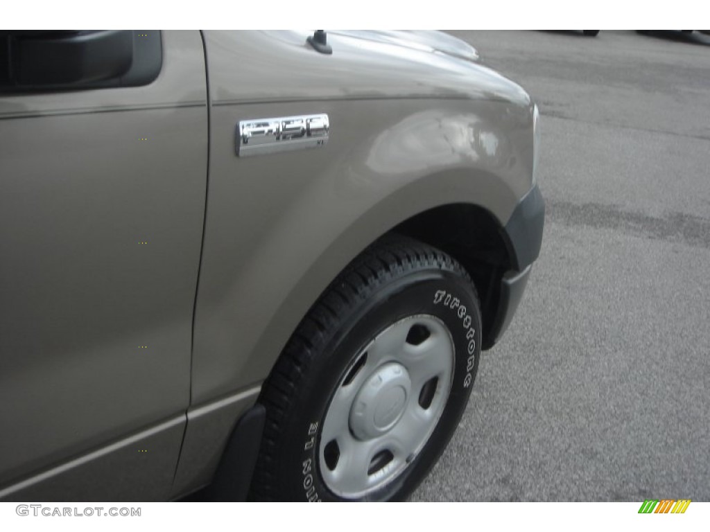 2005 F150 XL Regular Cab - Arizona Beige Metallic / Tan photo #12