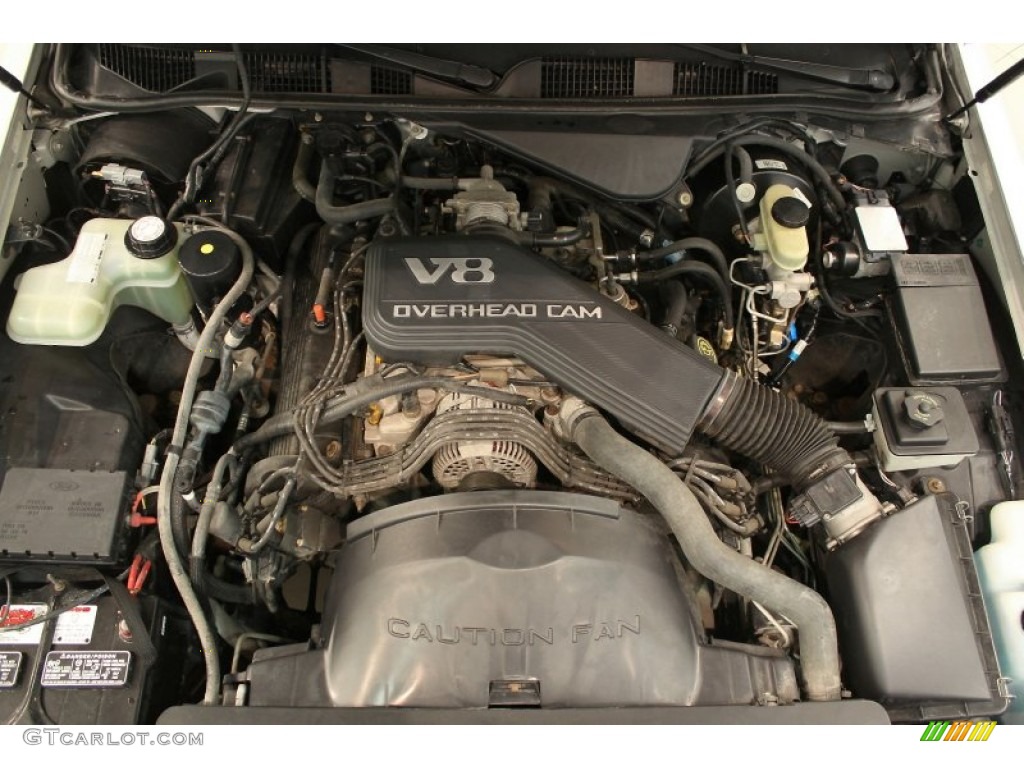 1995 Lincoln Town Car Executive 4.6 Liter SOHC 16-Valve V8 Engine Photo #54625767