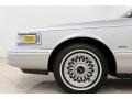 1995 Lincoln Town Car Executive Wheel and Tire Photo