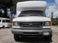 2004 Oxford White Ford E Series Cutaway E450 Commercial Moving Truck  photo #2