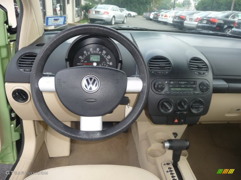 2001 Volkswagen New Beetle GLS Coupe Cream Dashboard Photo #54627786