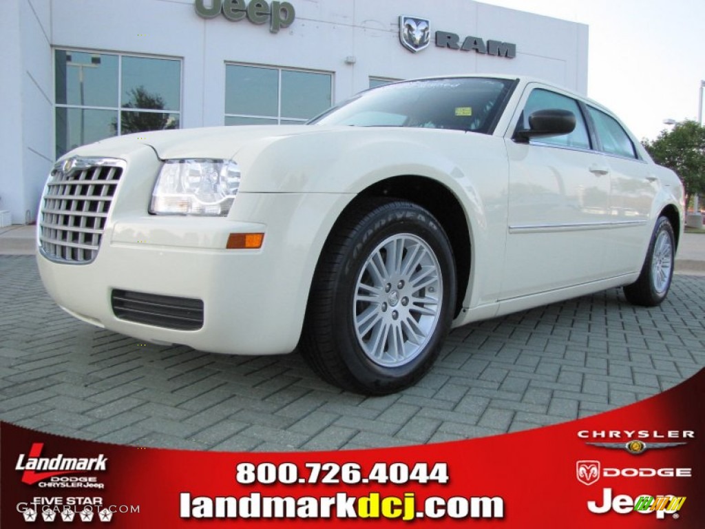 Cool Vanilla White Chrysler 300