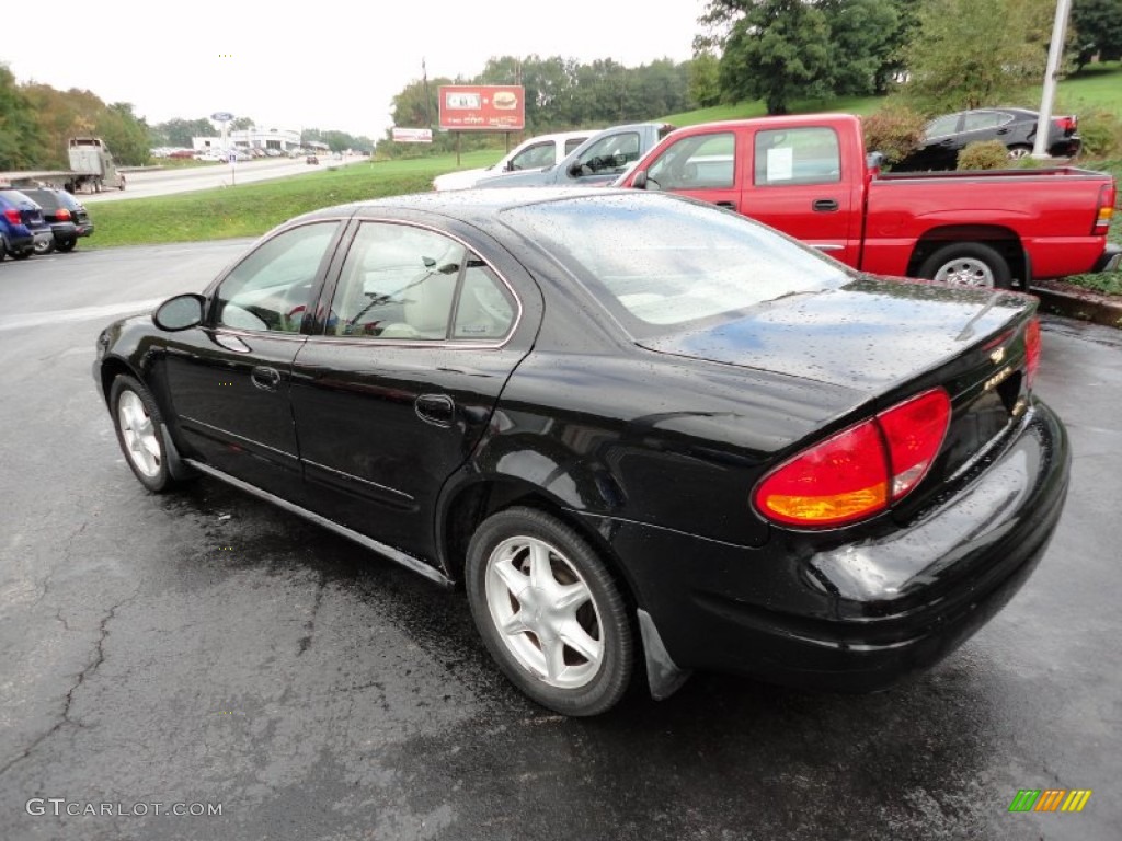 2001 Alero GL Sedan - Onyx Black / Neutral photo #3