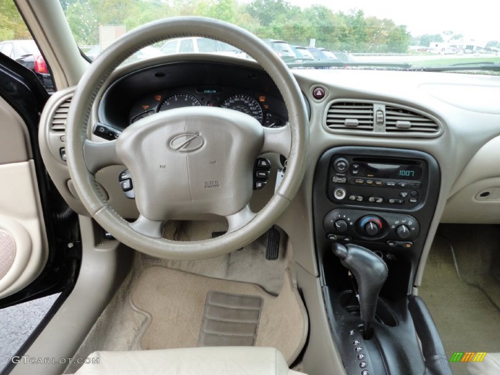 2001 Oldsmobile Alero GL Sedan Neutral Dashboard Photo #54637617