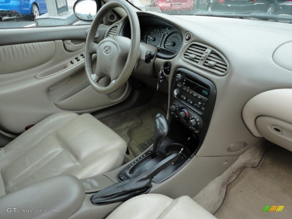 Neutral Interior 2001 Oldsmobile Alero GL Sedan Photo #54637671