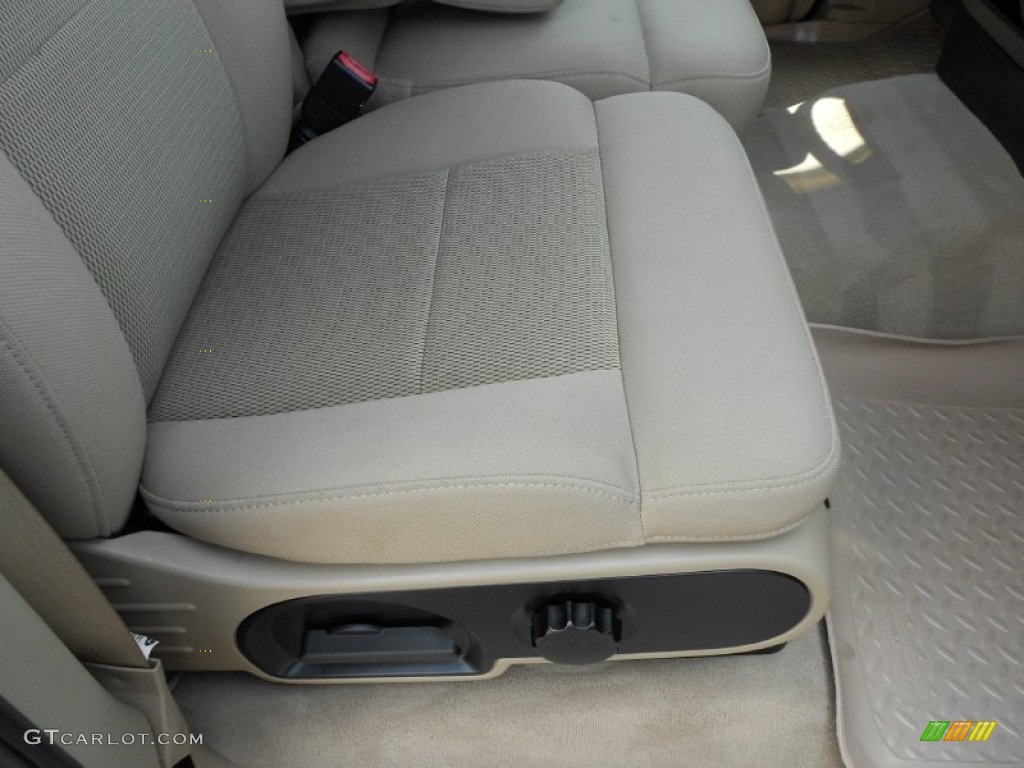 2004 F150 XLT SuperCrew - Oxford White / Tan photo #17