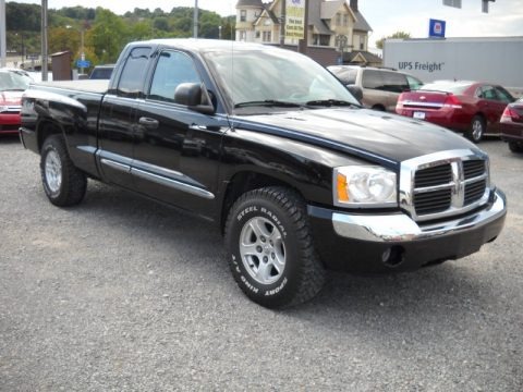 2006 Dodge Dakota Laramie Club Cab 4x4 Data, Info and Specs