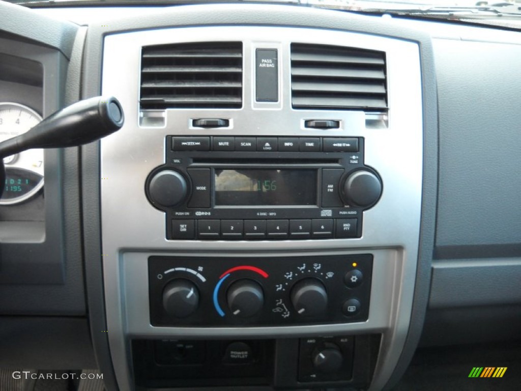 2006 Dodge Dakota Laramie Club Cab 4x4 Audio System Photo #54641688
