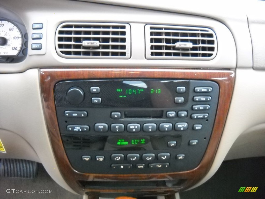 2005 Ford Taurus SEL Audio System Photo #54642162
